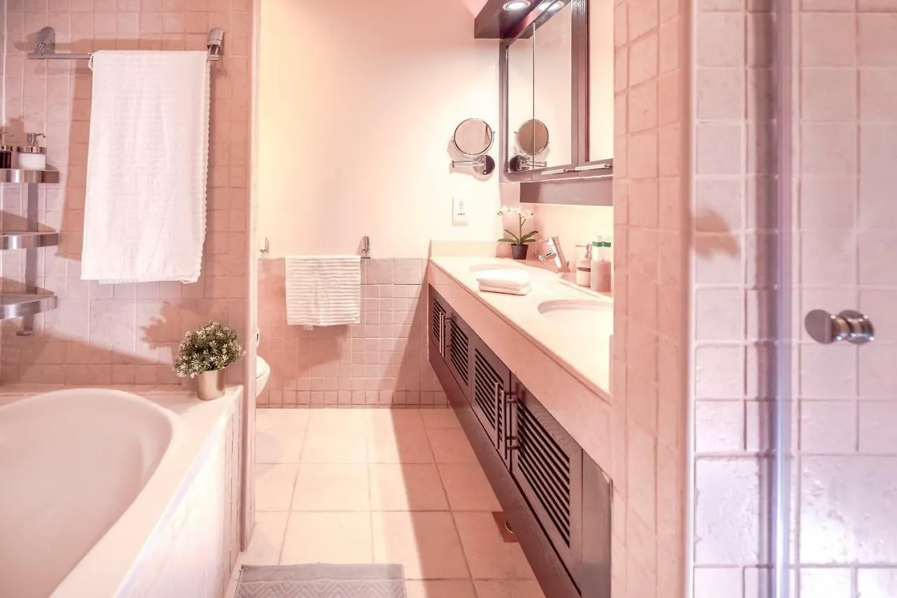 Burj Grand Apartment - Four Bedrooms Dubai